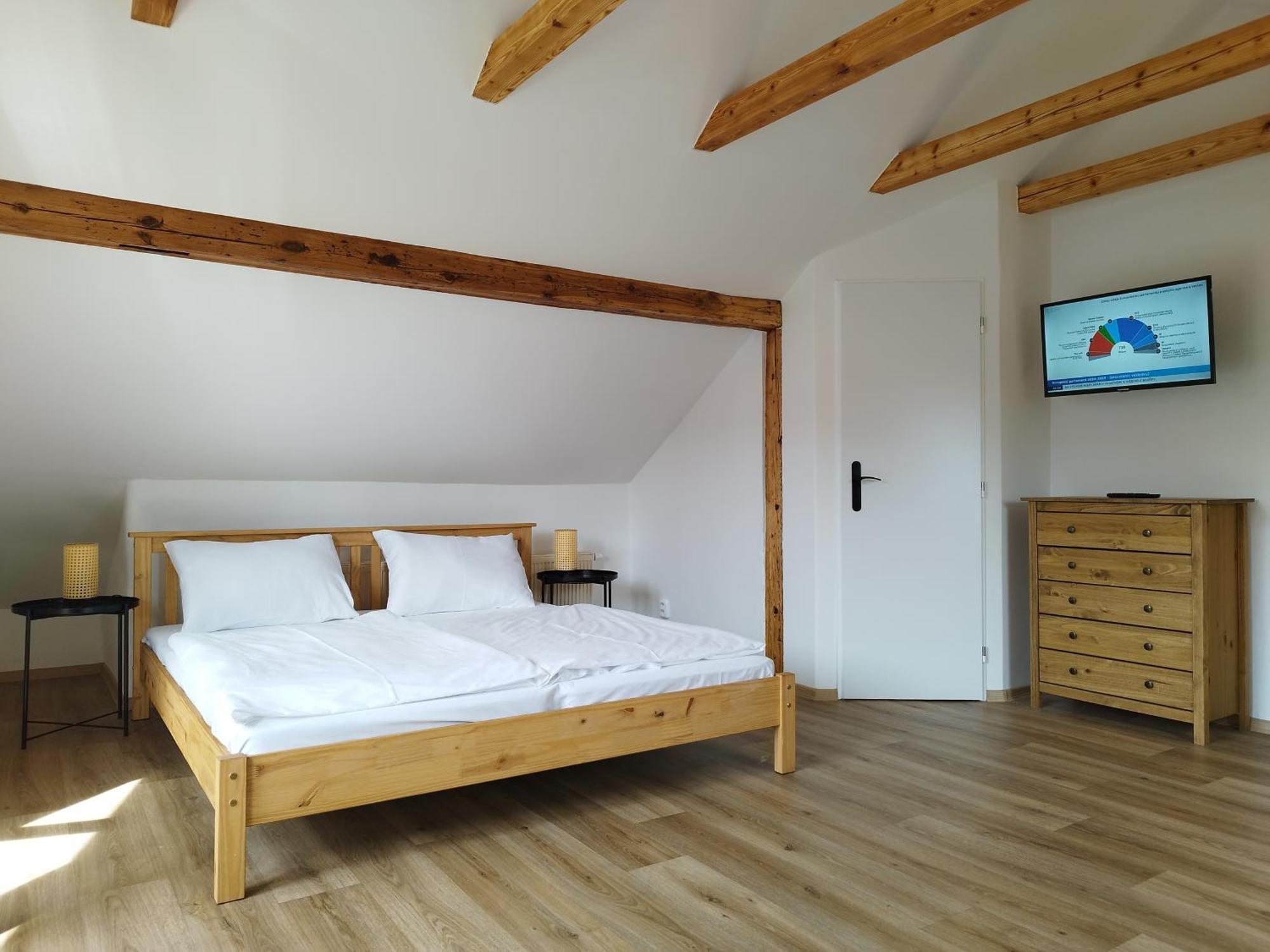 קרלובי וארי Loft Apartment מראה חיצוני תמונה