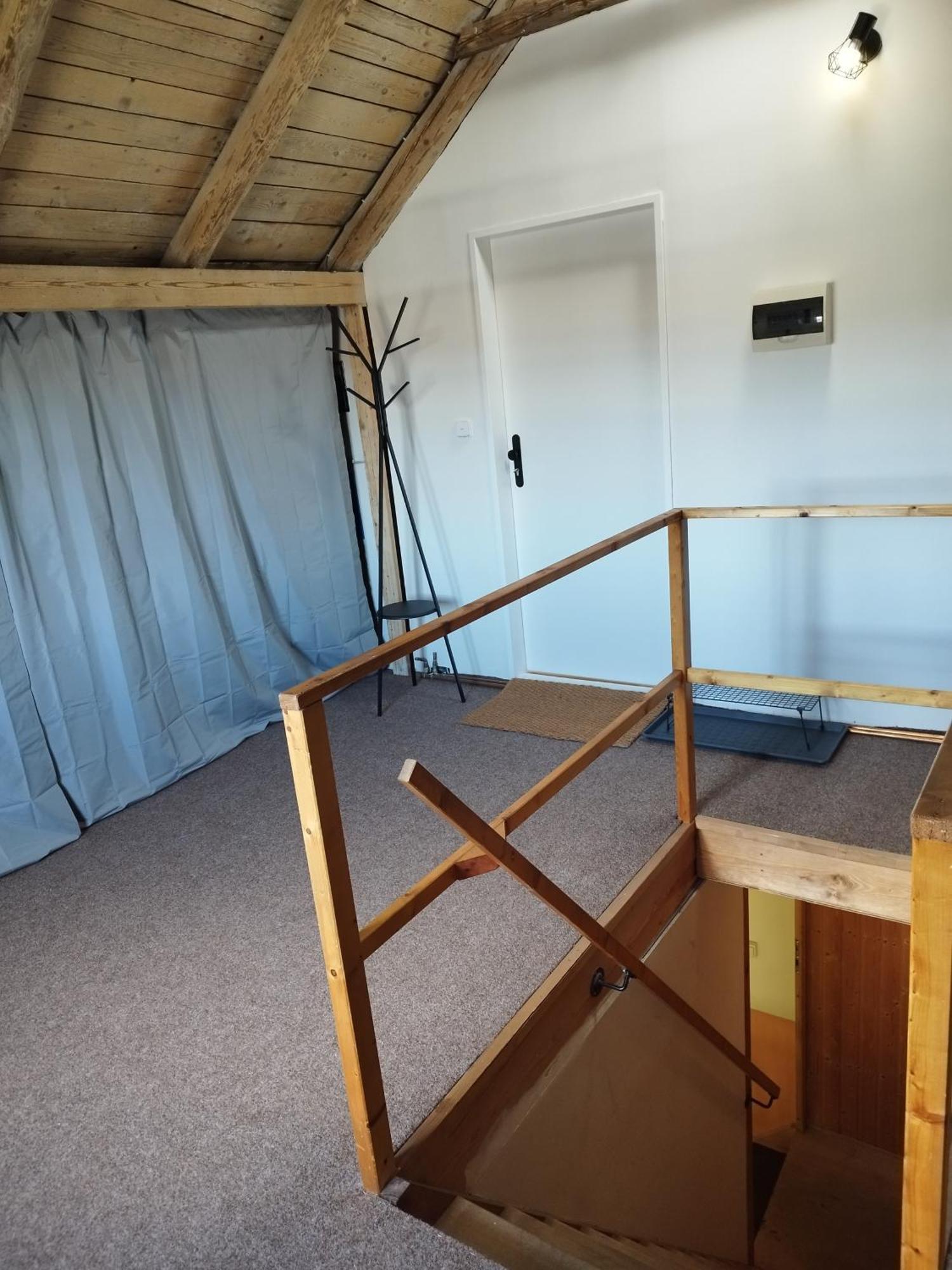 קרלובי וארי Loft Apartment מראה חיצוני תמונה