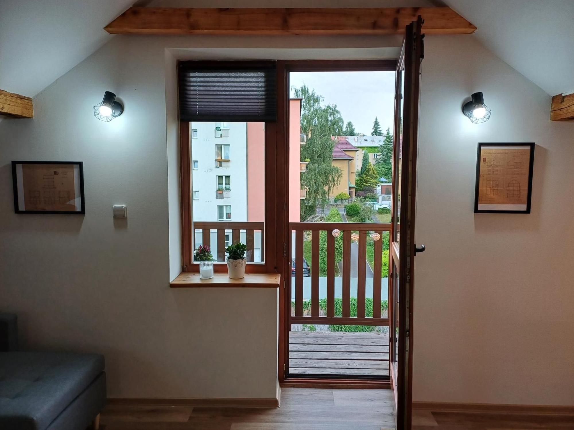 קרלובי וארי Loft Apartment מראה חיצוני תמונה