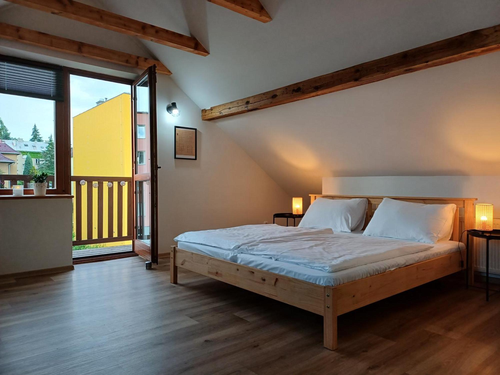 קרלובי וארי Loft Apartment מראה חיצוני תמונה