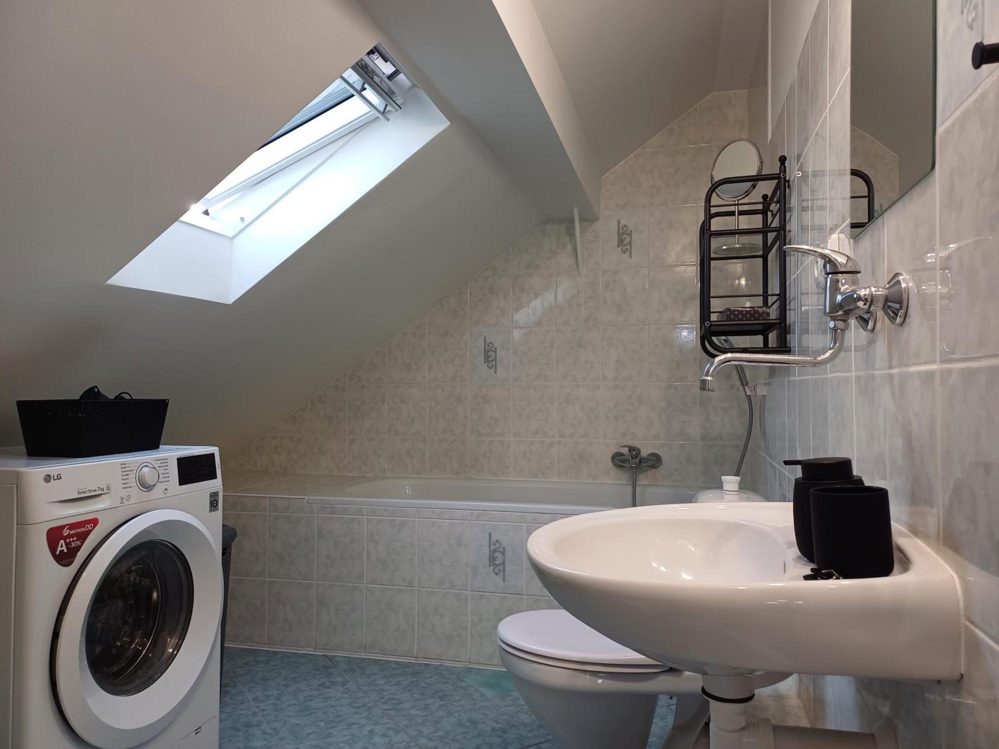 קרלובי וארי Loft Apartment מראה חיצוני תמונה